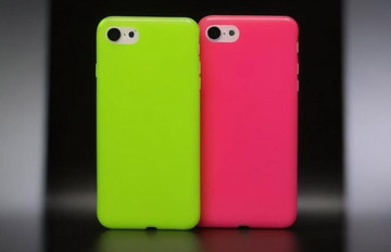 Est-ce dangereux si les coques de téléphone fluorescentes sont utilisées pendant une longue période ?